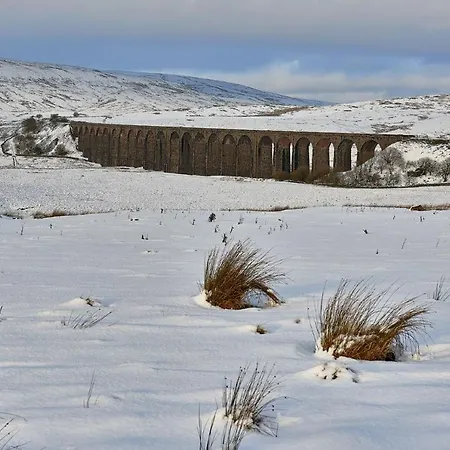 Dalecote Barn إنغيلتون